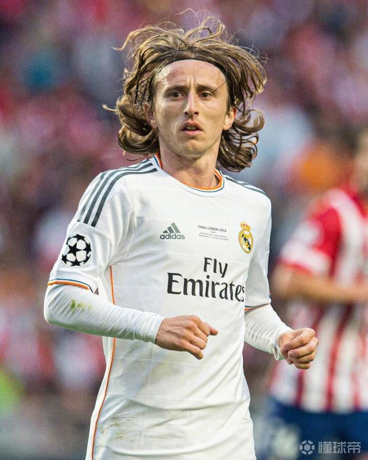 TA：巴萨防守存在问题，但弗里克无意放弃高位防线的战术